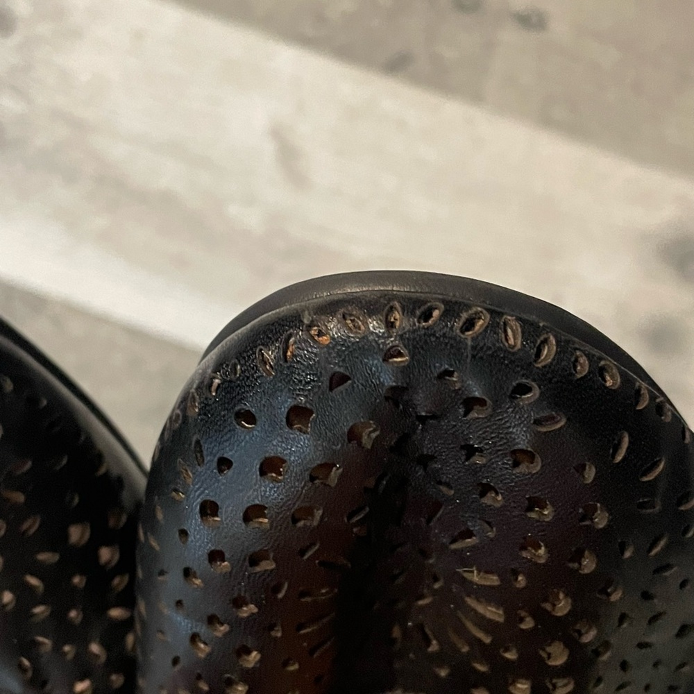 Vionic black Shoes - Picture 12 of 16